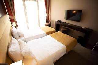 Отель L`Art Hotel Carei Карей Двухместный номер с 2 отдельными кроватями-2
